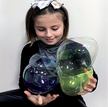 Balony Balloo Ball można ze sobą sklejać